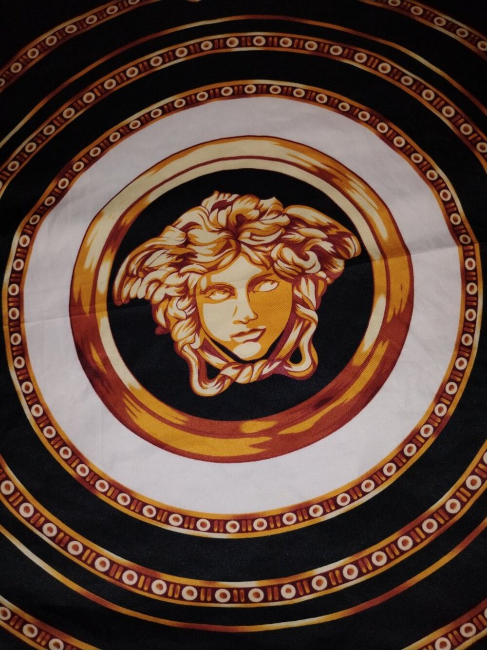 Super cool designer versace scarf! - Picture 6 of 11